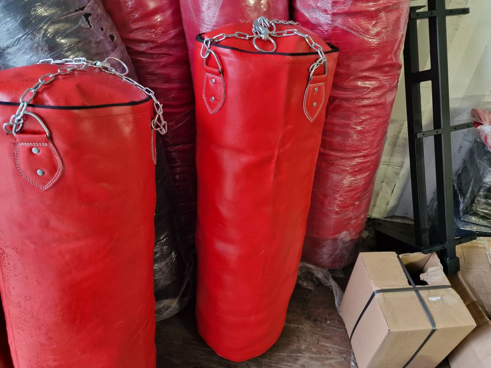 20230103_114315 Boxing bag leather 120/40 with rubber - Image 1