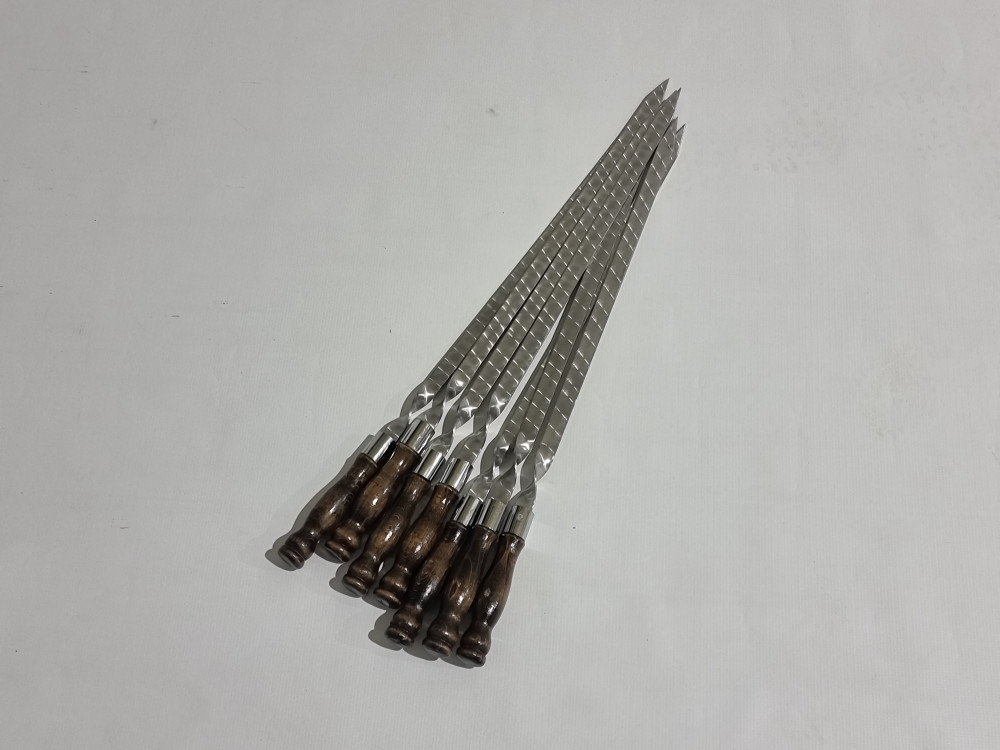 iesmi_kebaba_ar_koka_rokturi_2 Kebab skewer with wooden handle - Image 1