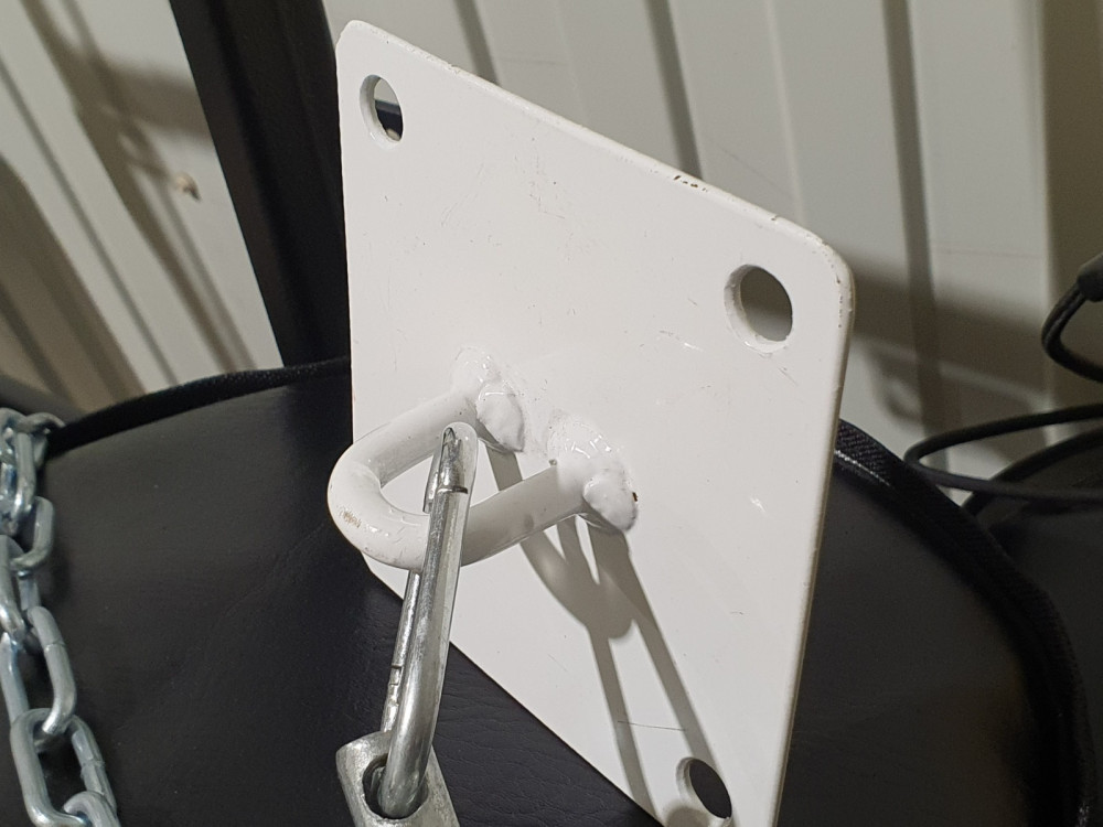 whatsapp-image-2022-08-04-at-115734-2 Boxing bag ceiling holder - Image 1